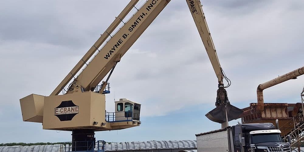 E-Crane filling semi